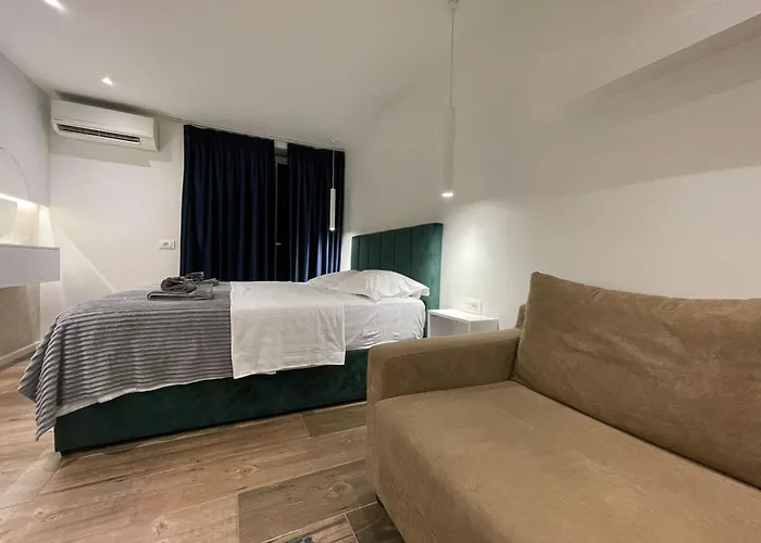 Le Petite - Enjoy Travel