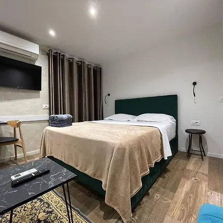 Le Petite - Enjoy Travel