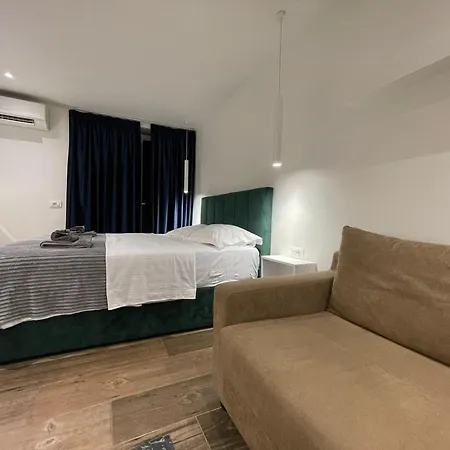 Le Petite - Enjoy Travel