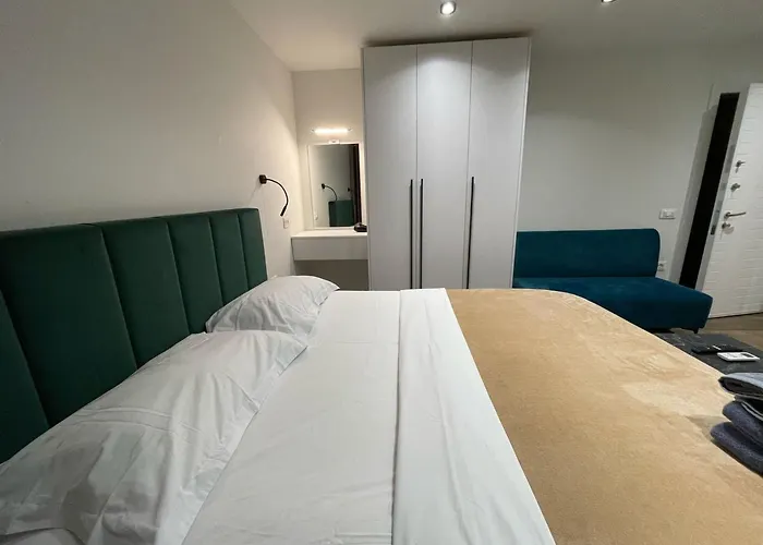 Le Petite - Enjoy Travel * 地拉那