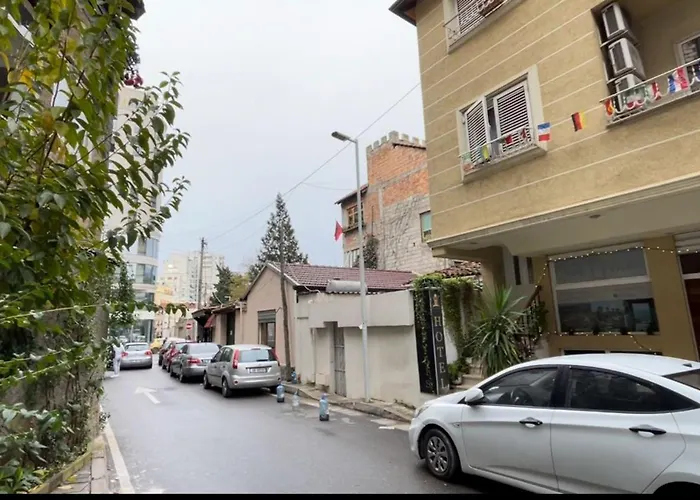 Le Petite - Enjoy Travel * 地拉那